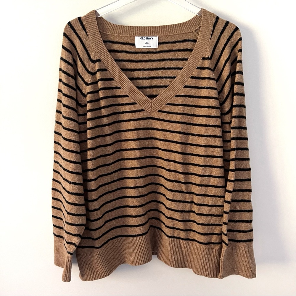 Old Navy Women's V-Neck Sweater in Tan and Black Stripes